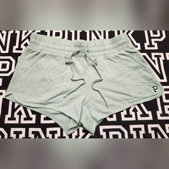 #586 VS Pink Light Green Shorts 💚 - Picture 1 of 3